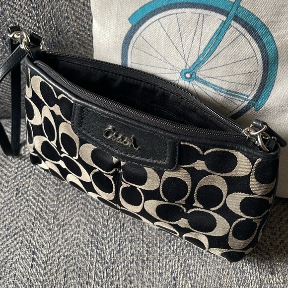 Coach Black Canvas Tan C Signature Leather Trim Wristlet Wallet. - Picture 8 of 16